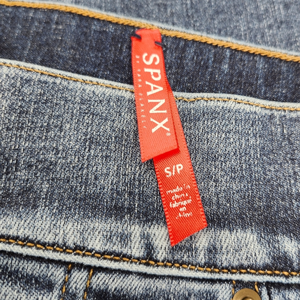 Spanx Medium Blue Wash High-Rise Dip-Dye Raw Hem Cropped Flare Denim Jeans - Picture 9 of 11